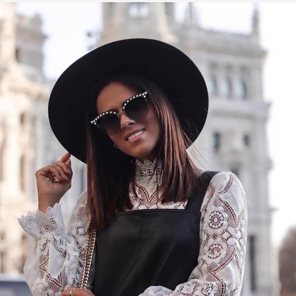 🆕 VICTORIAN LACE  HIGH NECK PUFF SLEEVE BLOUSE - Picture 9 of 10